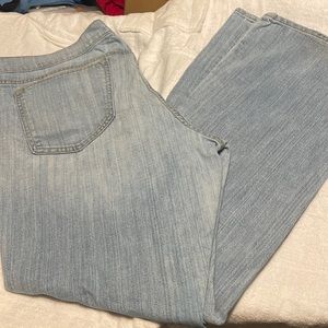 The Diva Old Navy Sz:18 jean light blue